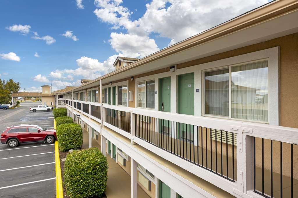 Best Western Fallon Inn & Suites מראה חיצוני תמונה