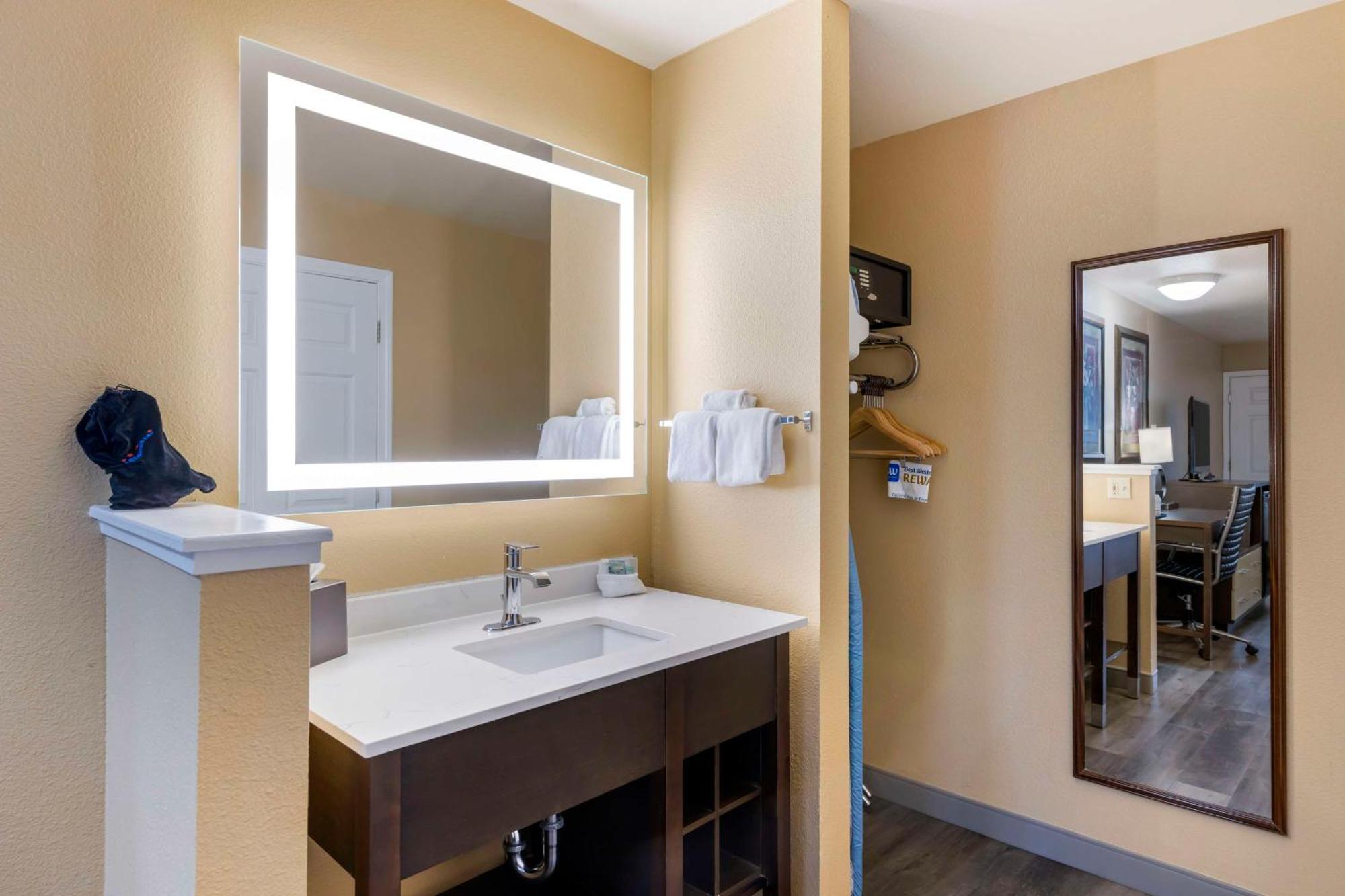 Best Western Fallon Inn & Suites מראה חיצוני תמונה