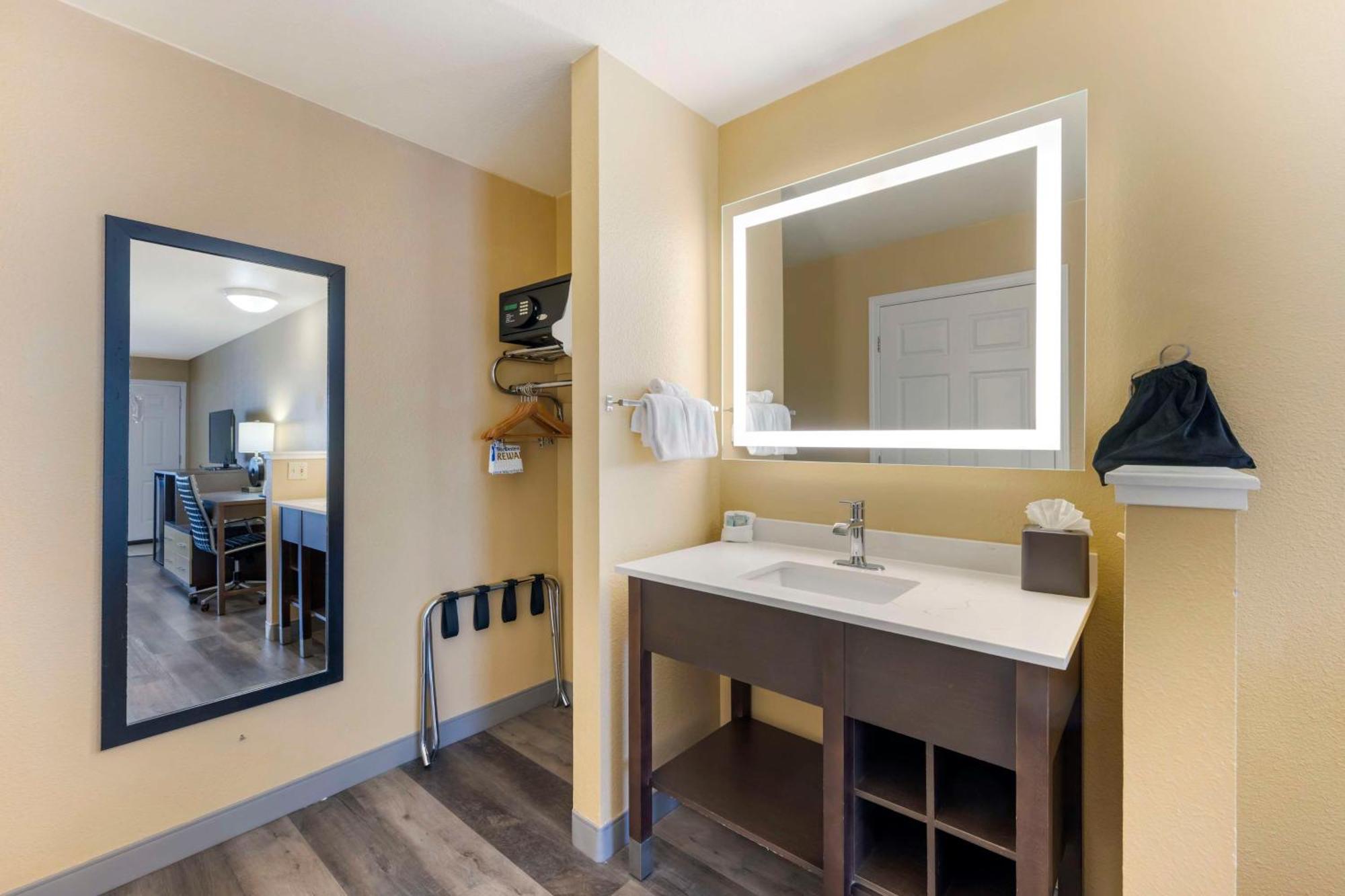 Best Western Fallon Inn & Suites מראה חיצוני תמונה