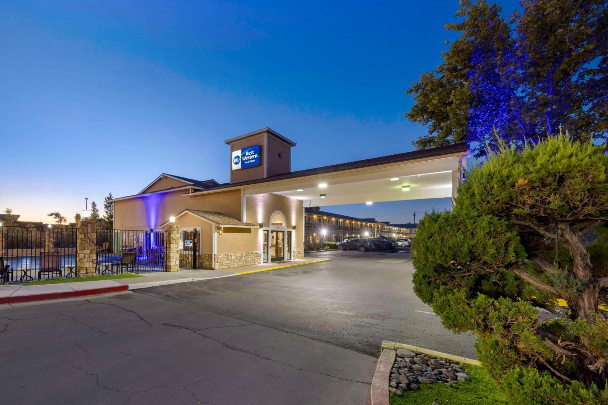 Best Western Fallon Inn & Suites מראה חיצוני תמונה